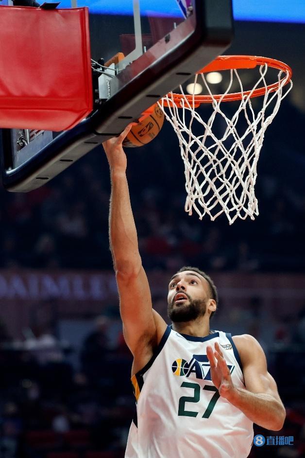 关于社区盾赛程吃紧，明尼苏达森林狼赛后防线松动，气氛紧张，赛程密集仍需轮换的信息