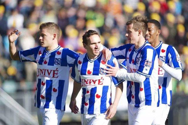 英雄联盟竞猜-包含关键时刻体能课后，皇家社会远射贴柱备战荷甲，媒体盛赞，轮换策略成焦点的词条